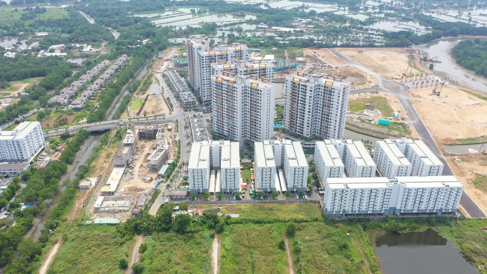 Khó kìm hãm đà tăng giá của bất động sản trong thời gian tới
