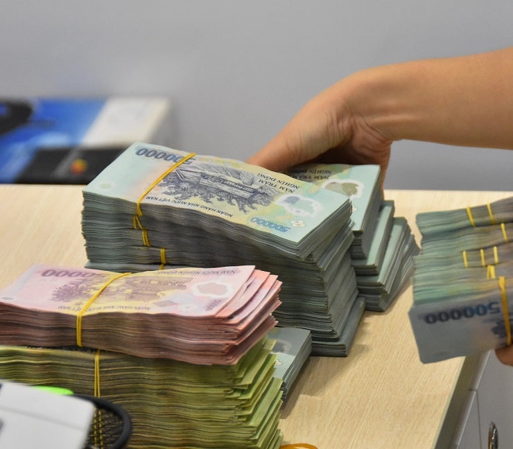 Ngân hàng đồng loạt giảm lãi suất cho vay, có nhà băng giảm mạnh tới 3%/năm