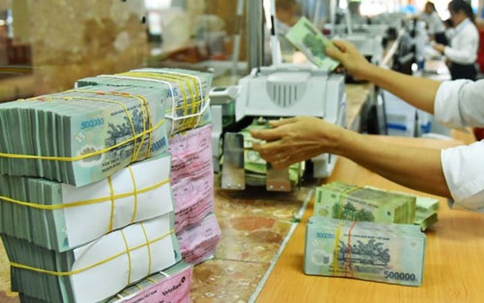 Tín dụng chảy vào bất động sản bất ngờ tăng trở lại