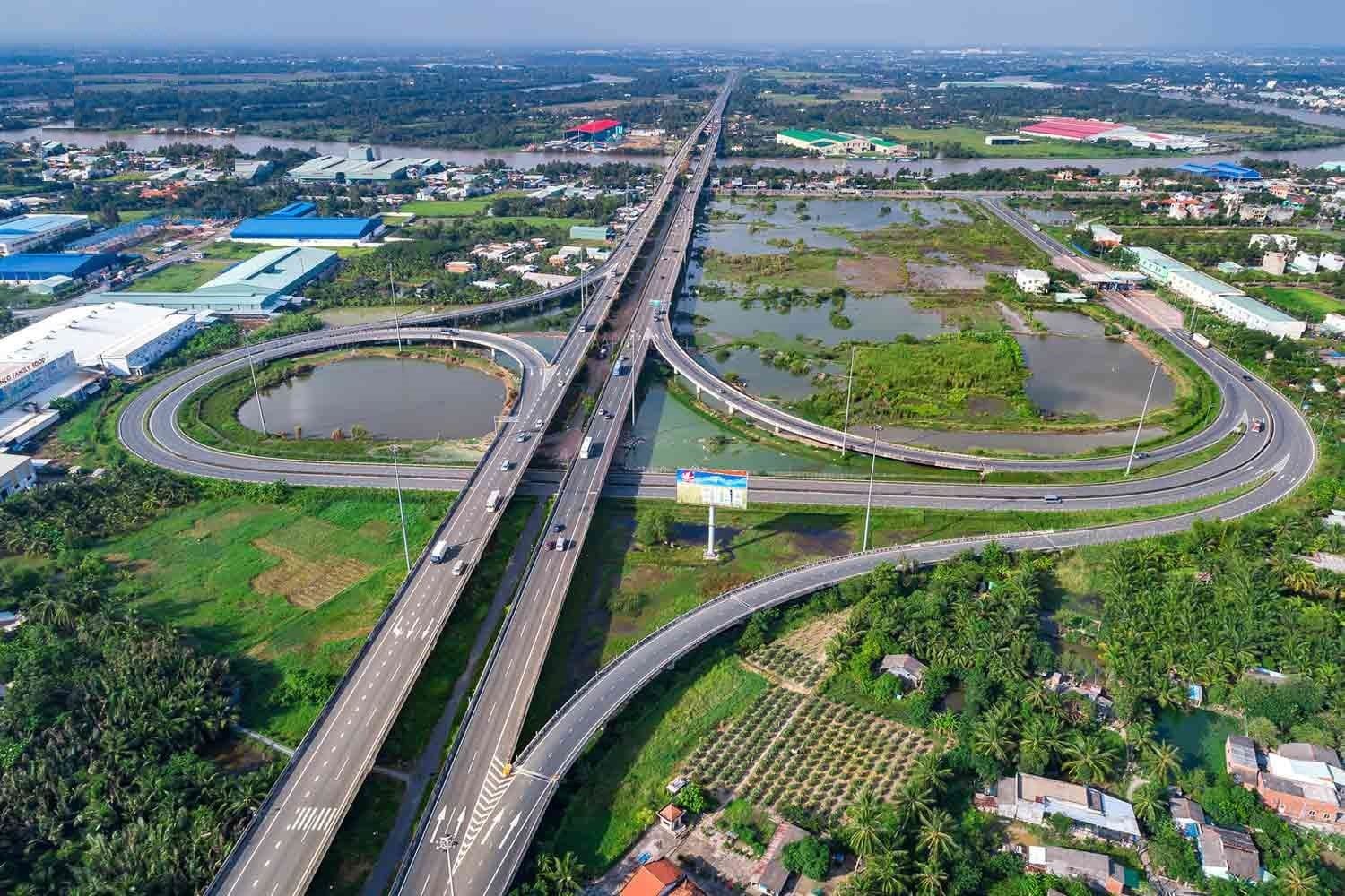 Loạt 'ông lớn' Vingroup, MIK Group, VPBank, BIM Group, Ecopark… đổ bộ vào Long An